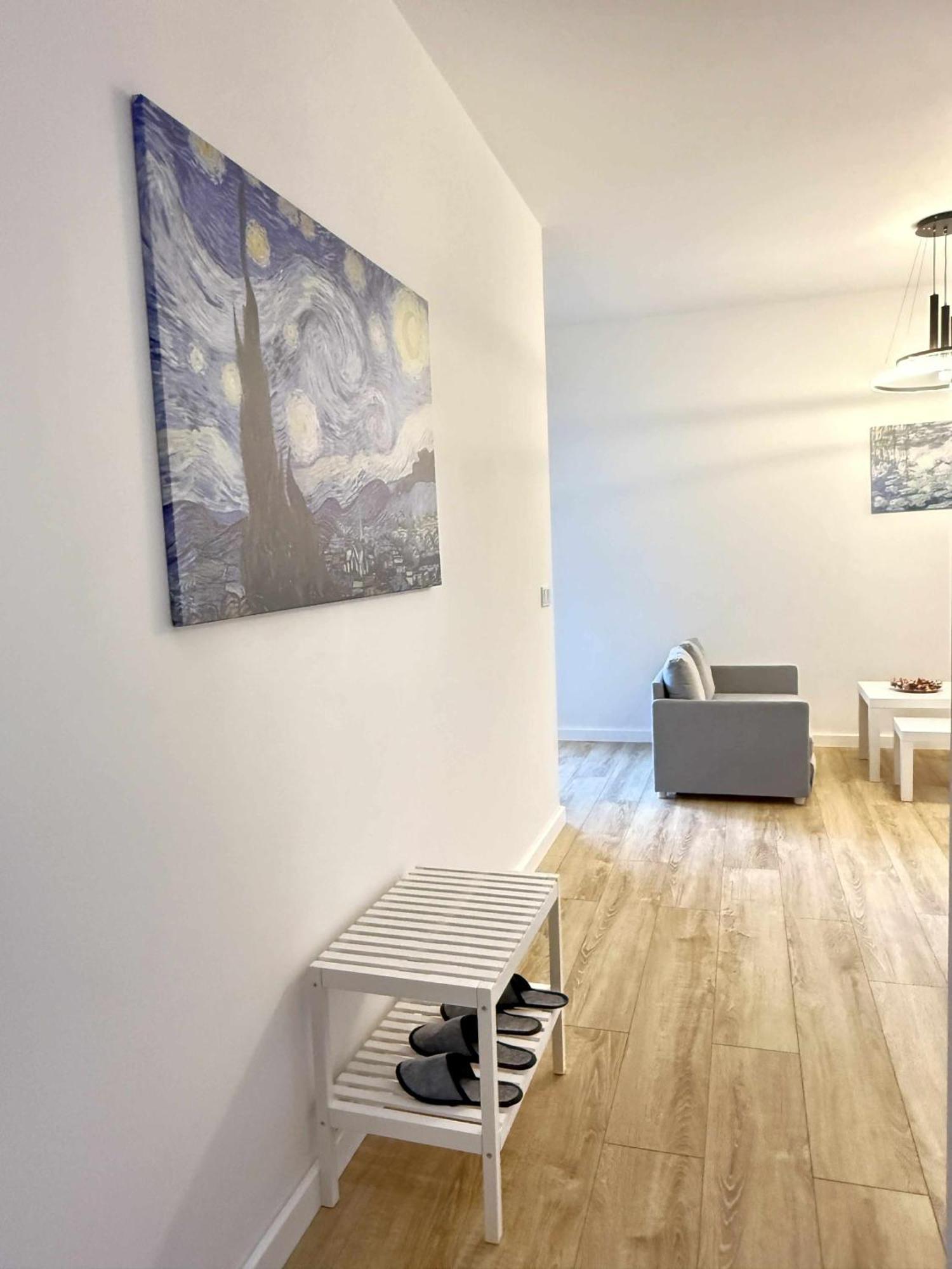 Apartment Near Chopin Airport *